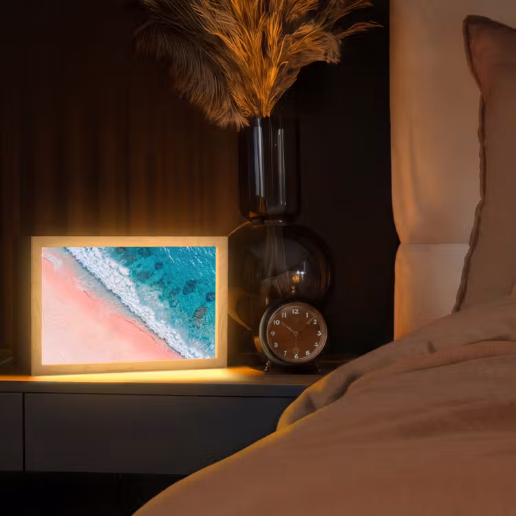 Strand - Oceaan - Golven - Roze Zand - Natuur Light Box met kabel (Tafellamp) klein -sfeer1