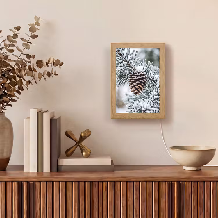 Dennenappel - Tak - Sneeuw - Winter - Sfeervol Light Box met kabel (Tafellamp) klein -sfeer2