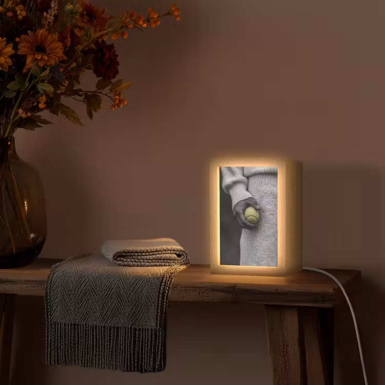 Tennisbal - Zwart - Wit Light Box met kabel (Tafellamp) klein -sfeer4