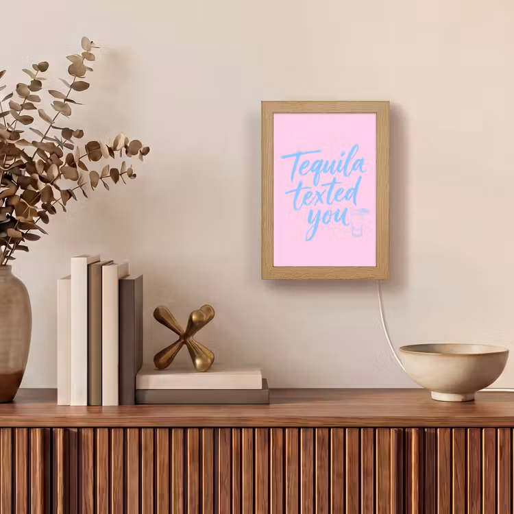 Tequila texted you - Roze - Blauw Light Box met kabel (Tafellamp) klein -sfeer2