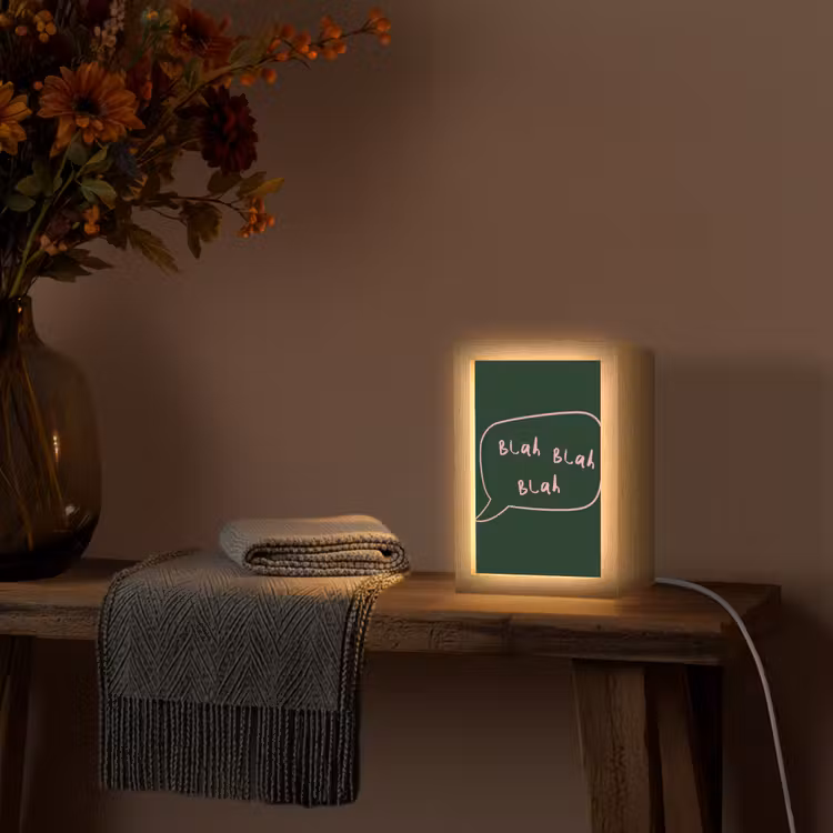 Tekstwolkje - Donkergroen - BLAH BLAH BLAH Light Box met kabel (Tafellamp) klein -sfeer4