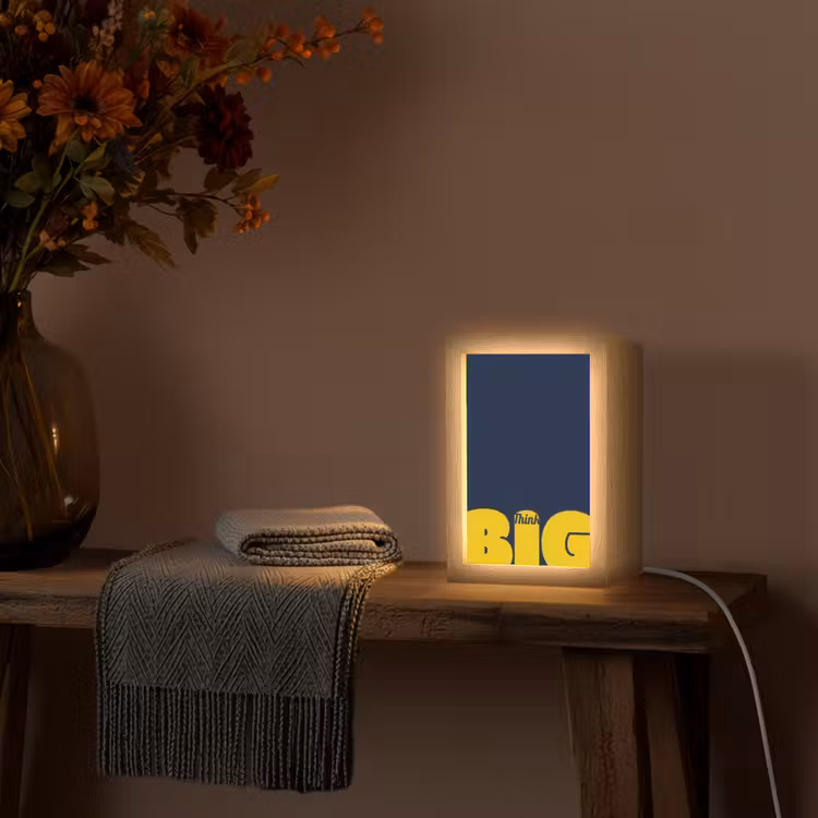 Think big - Blauw - Geel Light Box met kabel (Tafellamp) klein -sfeer4