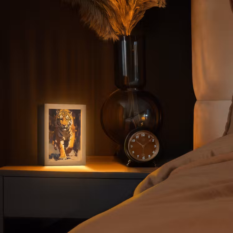 Tijger - Geschilderd - Oranje - Penseelstreken Light Box met kabel (Tafellamp) klein -sfeer1