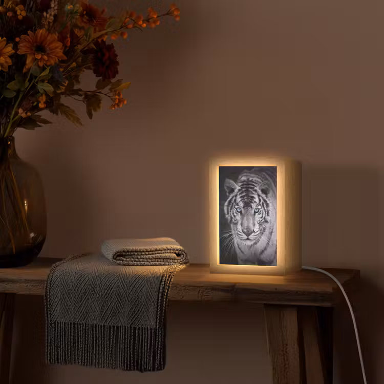 Tijger - Dier - Zwart - Blauw - Modern Light Box met kabel (Tafellamp) klein -sfeer4