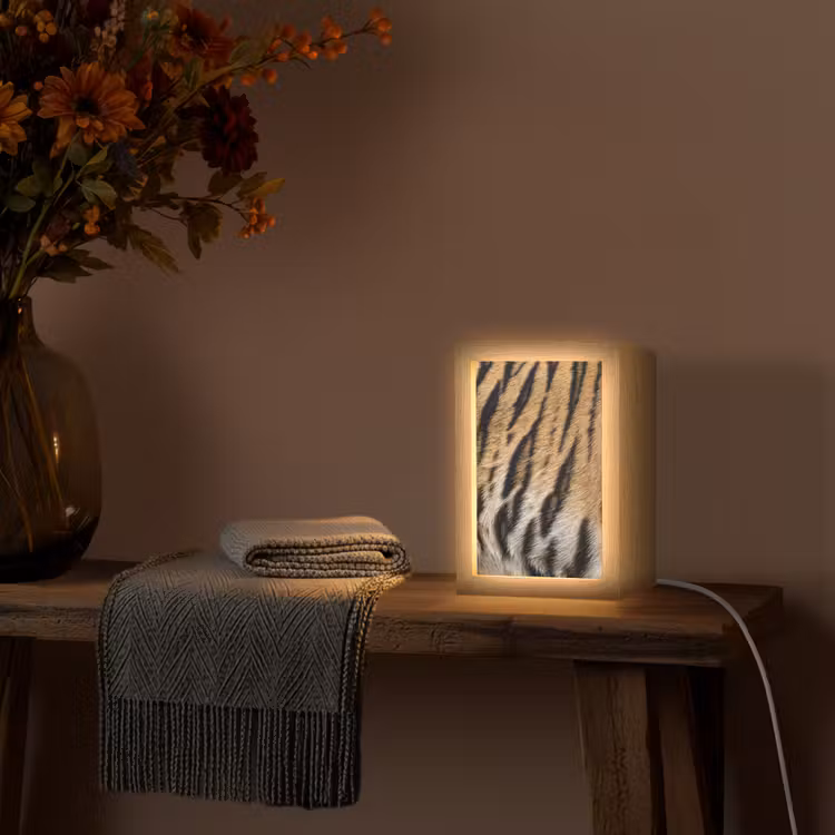 Tijgervacht - Klassiek - Zwart Light Box met kabel (Tafellamp) klein -sfeer4