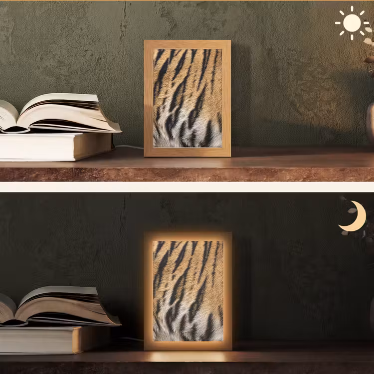 Tijgervacht - Klassiek - Zwart Light Box met kabel (Tafellamp) klein -sfeer3