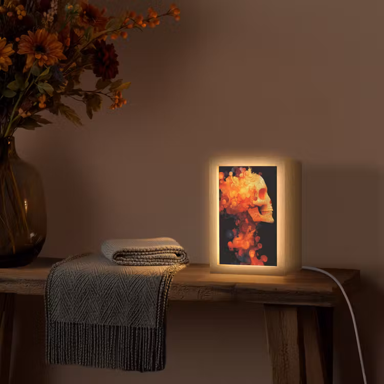 Schedel - Oranje - Zijaanzicht - Vlammen Light Box met kabel (Tafellamp) klein -sfeer4