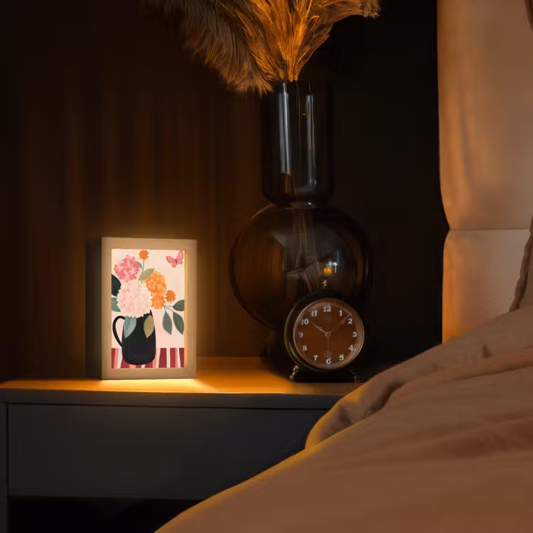 Vaas - Bloemen - Vlinder - Rood Light Box met kabel (Tafellamp) klein -sfeer1