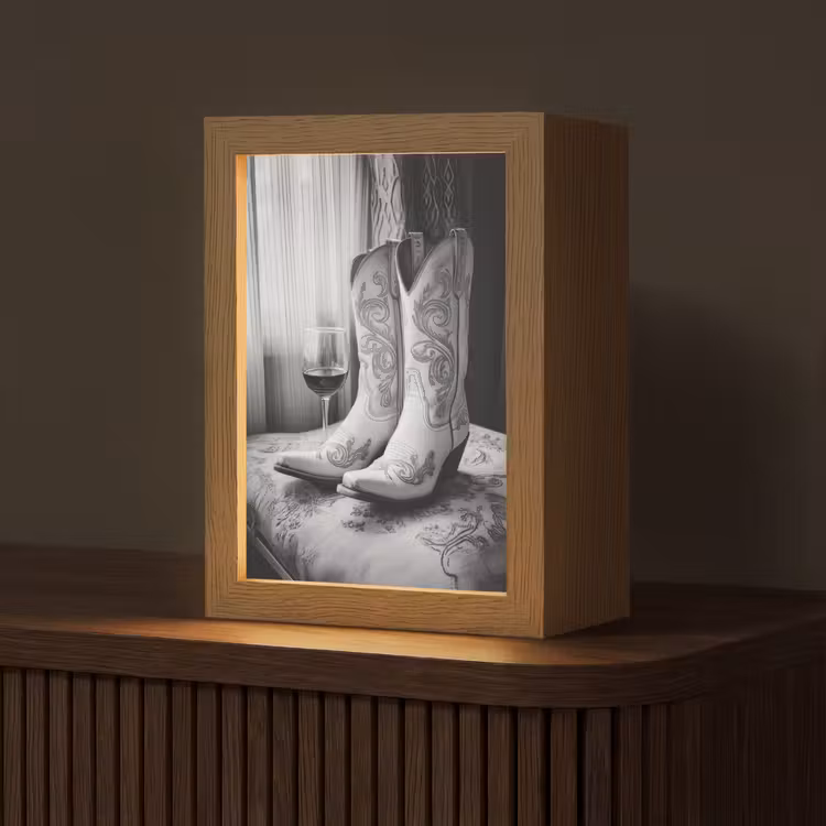 Wijn - Cowboylaarzen - Raamlicht - Wit Light Box met kabel (Tafellamp) klein -z3d_website