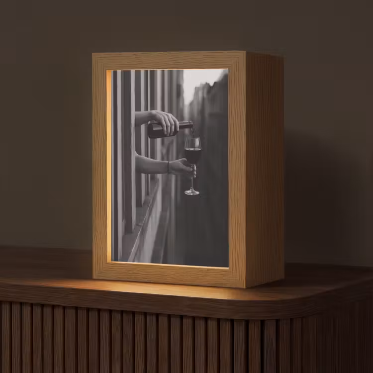 Wijnfles - Glas - Handen - Raam Light Box met kabel (Tafellamp) klein -z3d_website