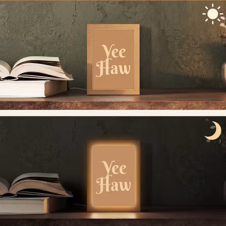 Yee haw - Bruin - Minimalistisch Light Box met kabel (Tafellamp) klein -sfeer3