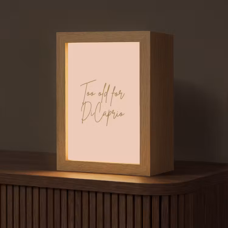 Too old for dicaprio - Roze - Groen Light Box met kabel (Tafellamp) klein -z3d_website