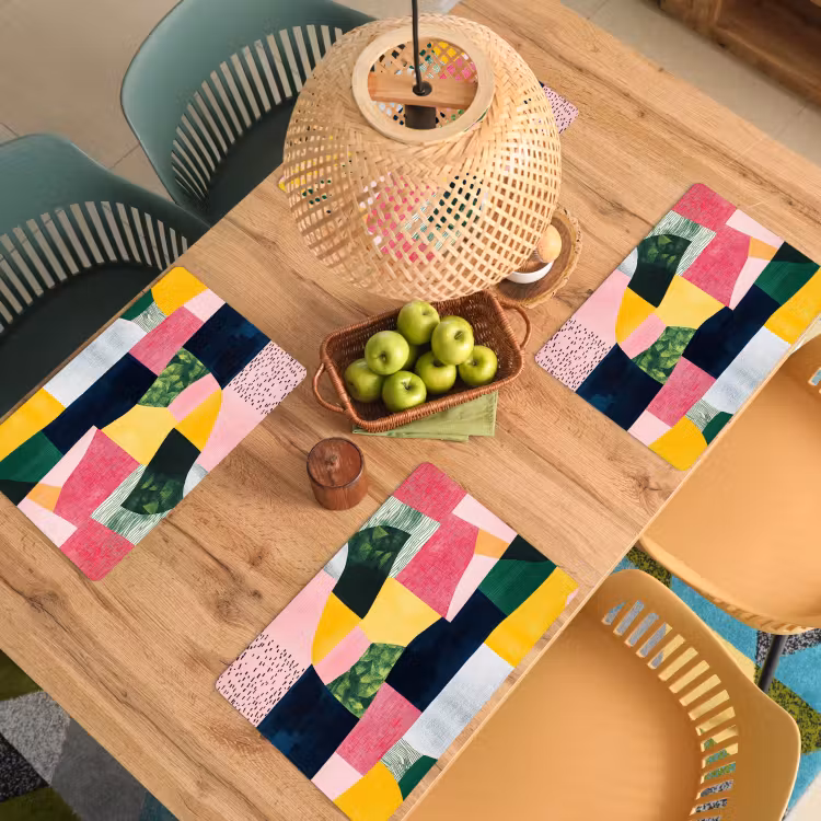 Abstract - Roze - Lappen - Vormen - Geel Placemat vinyl groot -zzsfeer5_Kitchenyeah-website