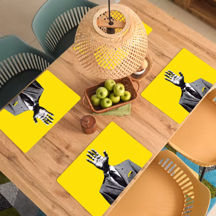 Pak - Hand - Geel Placemat vinyl groot -zzsfeer5_Kitchenyeah-website