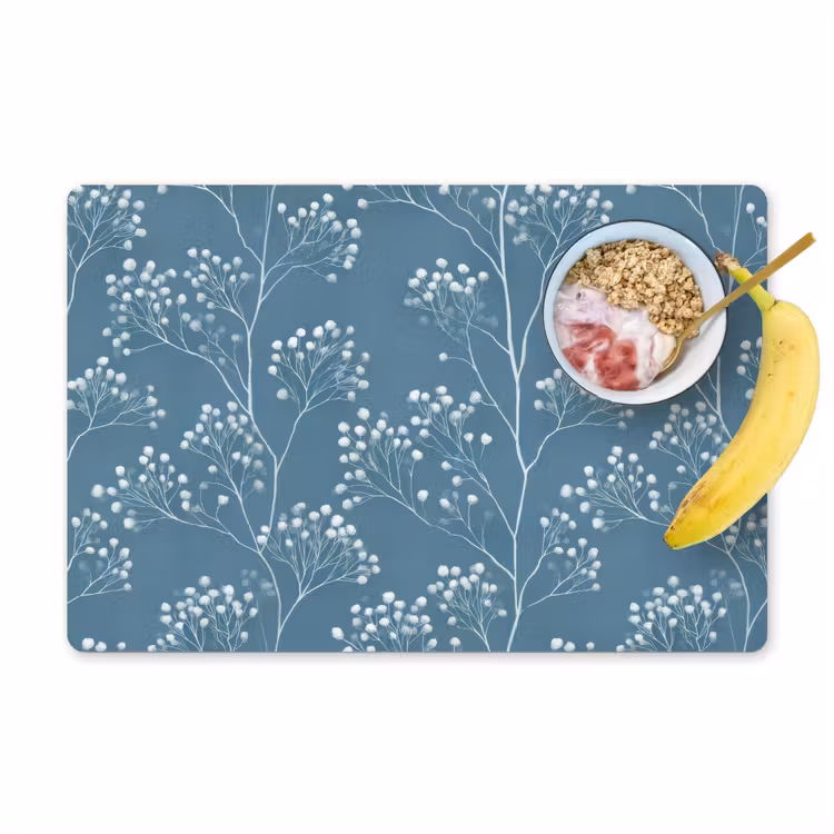Takken - Bessen - Patroon - Lichtblauw Placemat vinyl groot 368 -zzzproduct_Kitchenyeah-website