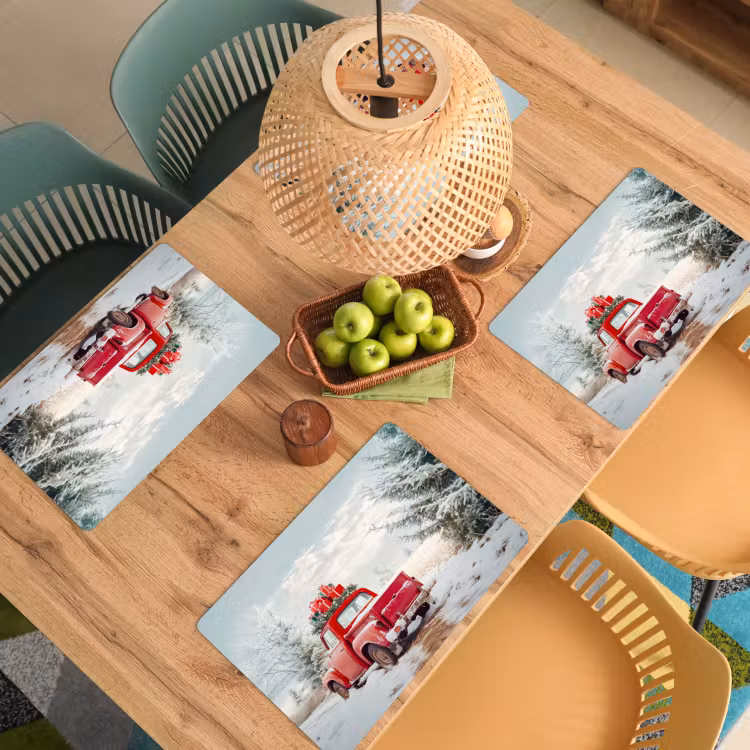 Auto - Rood - Cadeaus - Winter - Sneeuw - Kerst Placemat vinyl groot -zzsfeer5_Kitchenyeah-website
