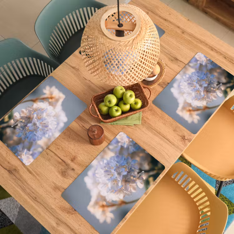 Bloemen - Lichtblauw - Wazig - Trosje Placemat vinyl groot -zzsfeer5_Kitchenyeah-website