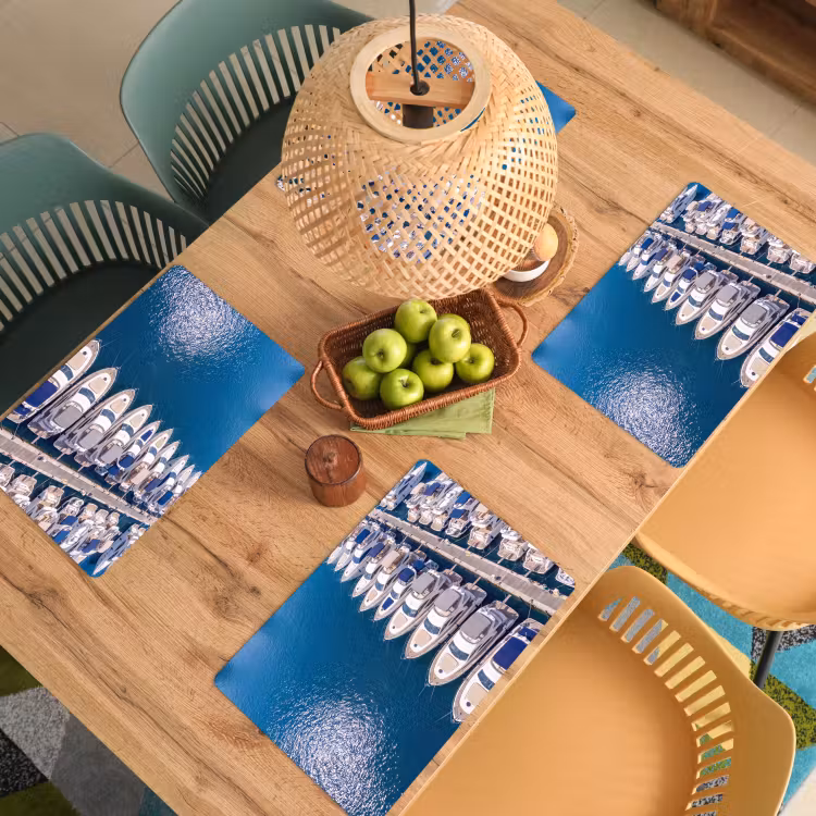 Boot - Jachthaven - Water - Zomer - Blauw Placemat vinyl groot -zzsfeer5_Kitchenyeah-website