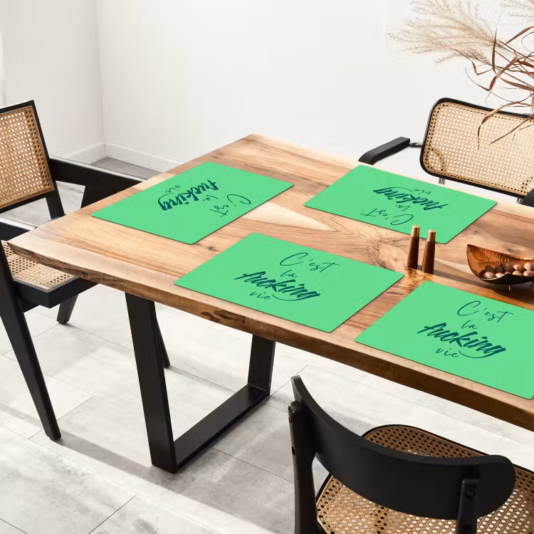 c'est la fucking vie - Groen - Penseelstijl Placemat vinyl groot -zzsfeer4_Kitchenyeah-website