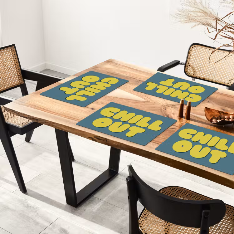 Chill out - Geel - Blauw Placemat vinyl groot -zzsfeer4_Kitchenyeah-website