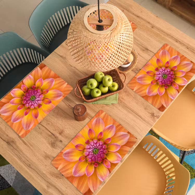 Dahlia - Bloem - Oranje Placemat vinyl groot -zzsfeer5_Kitchenyeah-website