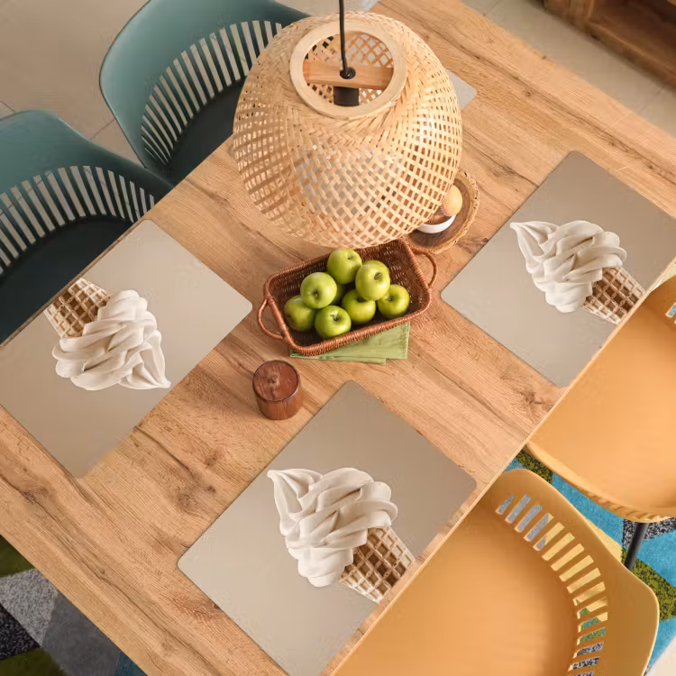 IJs - Softijs - Romig - Hoorntje - Beige Placemat vinyl groot -zzsfeer5_Kitchenyeah-website