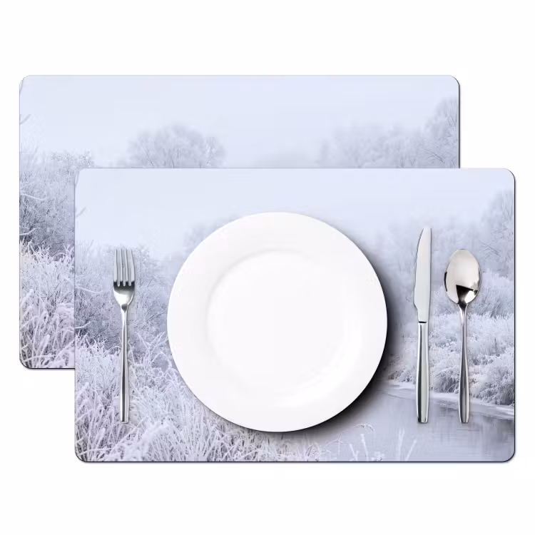 Rivier - Sneeuw - Bos - Winter - Schilderachtig Placemat vinyl groot -zzsfeer2_Kitchenyeah-website