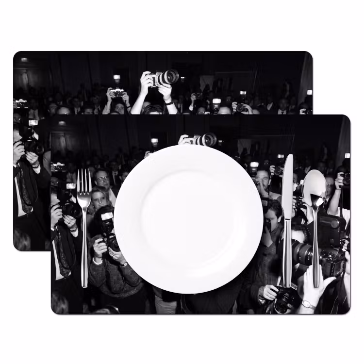 Fotografen - Menigte - Flitsers - Journalistiek Placemat vinyl groot -zzsfeer2_Kitchenyeah-website