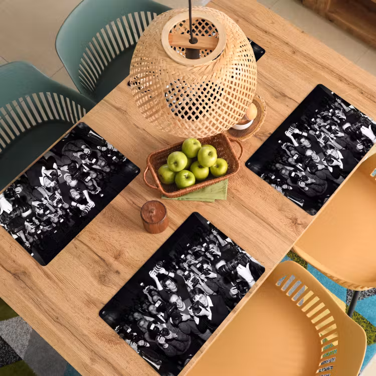 Fotografen - Menigte - Flitsers - Journalistiek Placemat vinyl groot -zzsfeer5_Kitchenyeah-website
