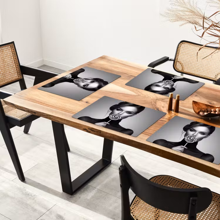 Vrouw - Lolly - Zwart Placemat vinyl groot -zzsfeer4_Kitchenyeah-website