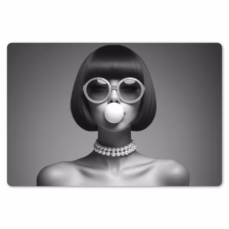 Vrouw - Zwart Wit - Ketting - Zonnebril Placemat vinyl groot -zzsfeer1_Kitchenyeah-website