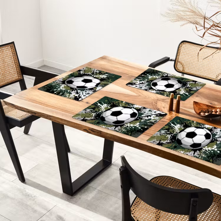 Voetbal - Verf - Spetters - Groen Placemat vinyl groot -zzsfeer4_Kitchenyeah-website