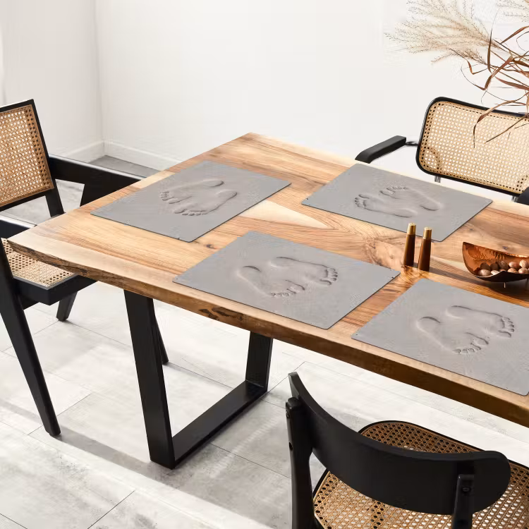 Voeten - Afdrukken - Zand Placemat vinyl groot -zzsfeer4_Kitchenyeah-website