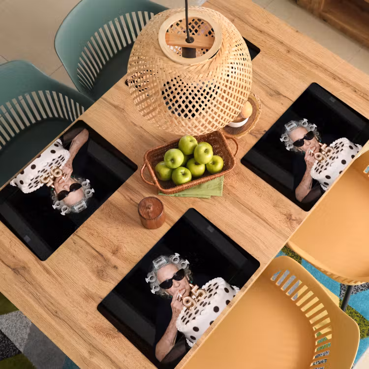 Verjaardag - Krulspeld - Oma Placemat vinyl groot -zzsfeer5_Kitchenyeah-website