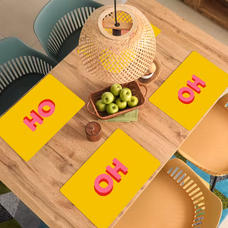 Geel - Roze - Oh - 3D Placemat vinyl groot -zzsfeer5_Kitchenyeah-website