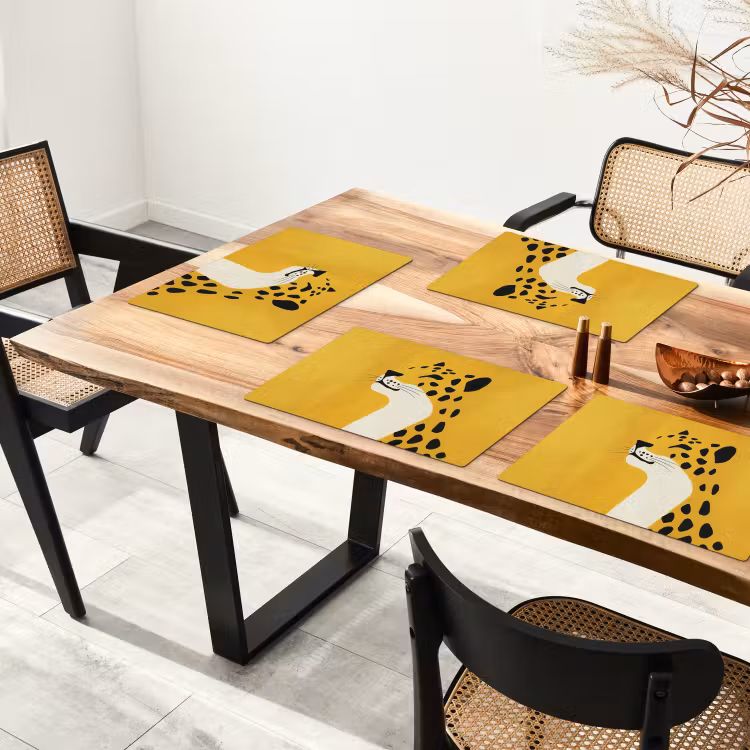 Cheetah - Illustratie - Geel Placemat vinyl groot -zzsfeer4_Kitchenyeah-website