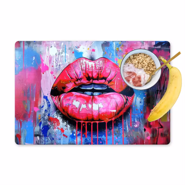 Graffiti - Lippen - Felroze - Geschilderd Placemat vinyl groot -zzzproduct_Kitchenyeah-website