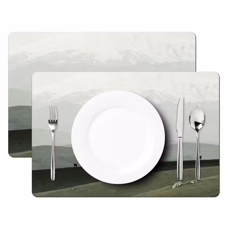 Grijs - Berg - Paarden Placemat vinyl groot -zzsfeer2_Kitchenyeah-website
