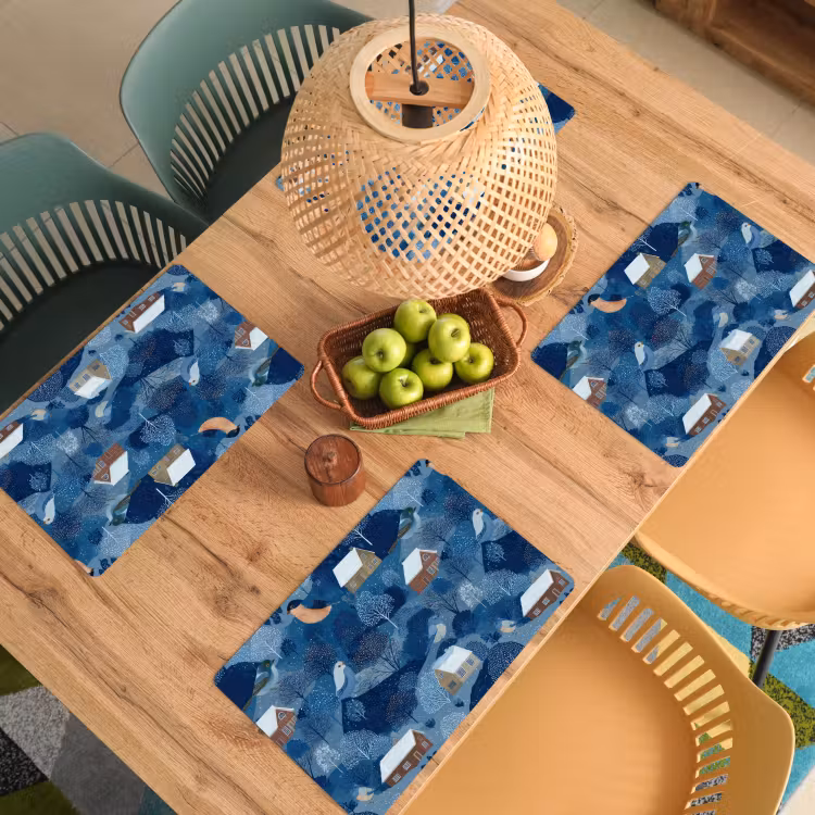 Huisjes - Vogels - Sneeuw - Winter - Blauw Placemat vinyl groot 368 -zzsfeer5_Kitchenyeah-website