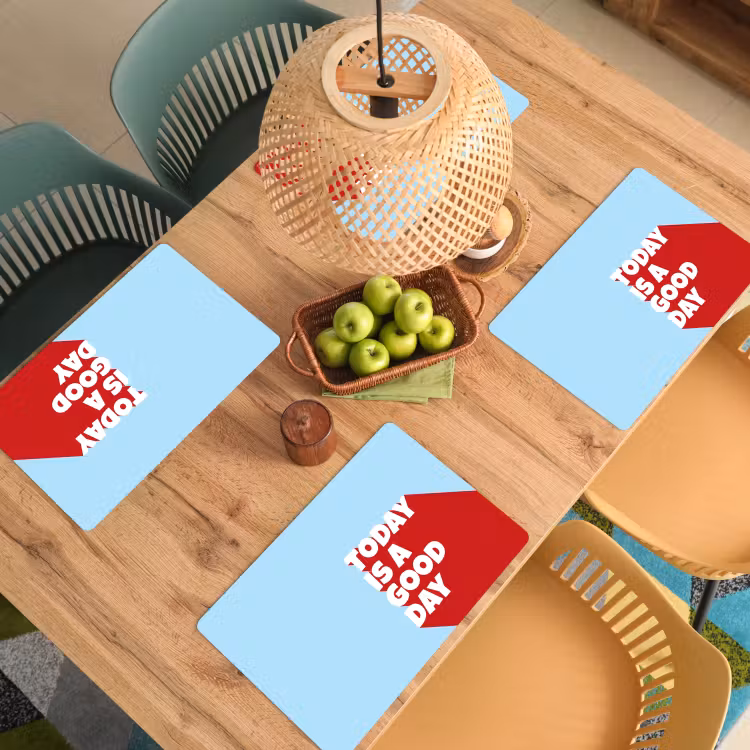 Today is a good day - Rood - lichtblauw Placemat vinyl groot -zzsfeer5_Kitchenyeah-website