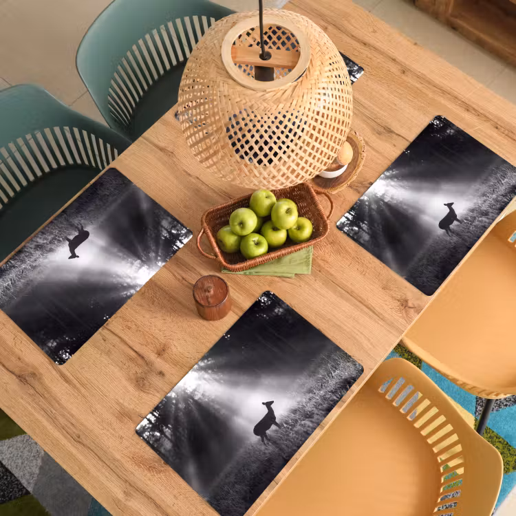 Hert - Bos - Zonnestralen - Zwart-wit - Natuur Placemat vinyl groot -zzsfeer5_Kitchenyeah-website
