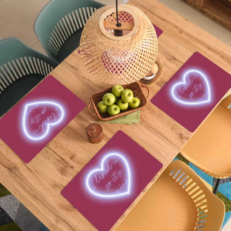 I liked it so it's mine - Neon hart - Roze Placemat vinyl groot -zzsfeer5_Kitchenyeah-website