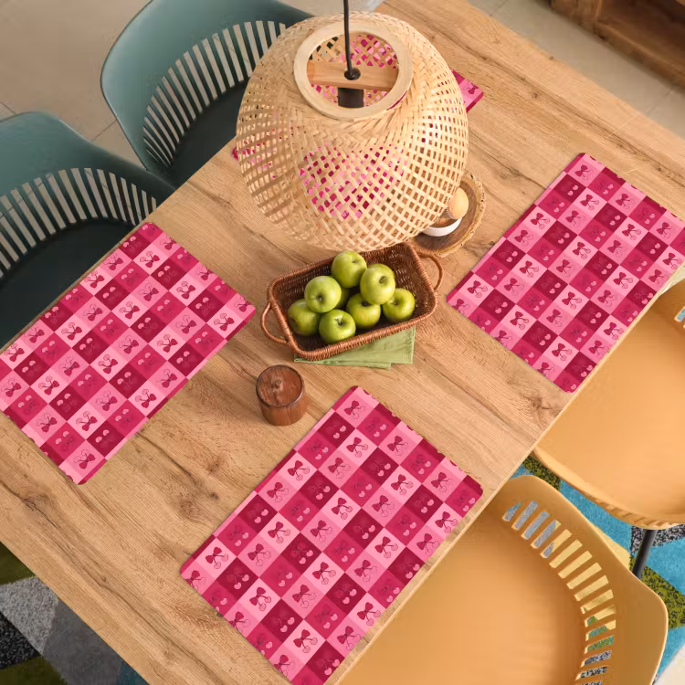 Kersen - Strikjes - Speels - Roze - Bordeaux Placemat vinyl groot 368 -zzsfeer5_Kitchenyeah-website