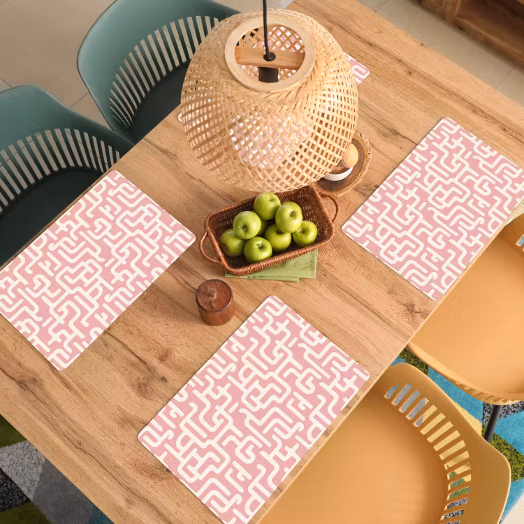Doolhofpatroon - Roze - Wit - Abstract Placemat vinyl groot 368 -zzsfeer5_Kitchenyeah-website