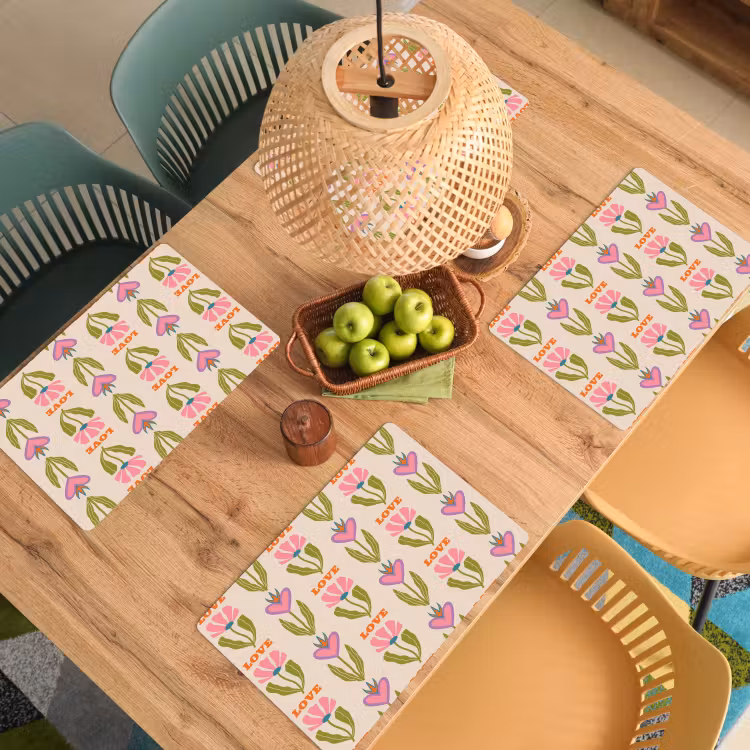 Love - Patroon - Bloemen - Hartjes Placemat vinyl groot 368 -zzsfeer5_Kitchenyeah-website