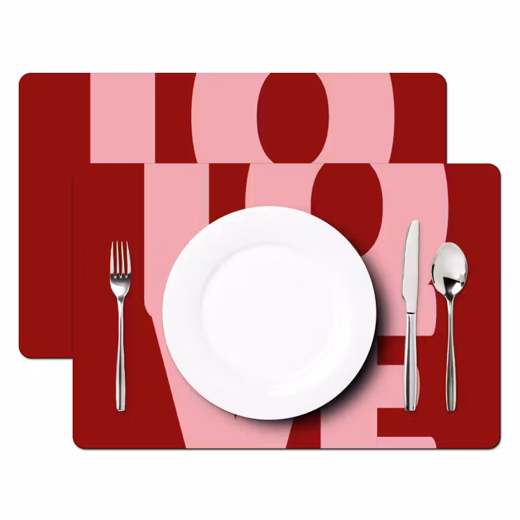 Love - Rood - Blokletters Placemat vinyl groot -zzsfeer2_Kitchenyeah-website