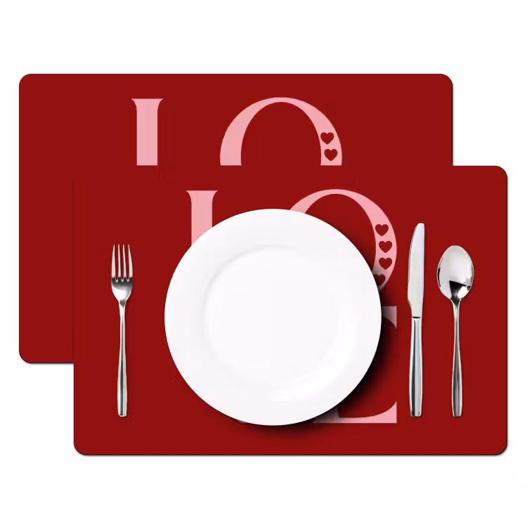 Love - Rood - Hatjes Placemat vinyl groot -zzsfeer2_Kitchenyeah-website