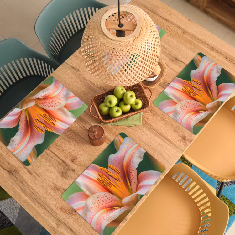 Lelie - Close up - Lichtroze Placemat vinyl groot -zzsfeer5_Kitchenyeah-website