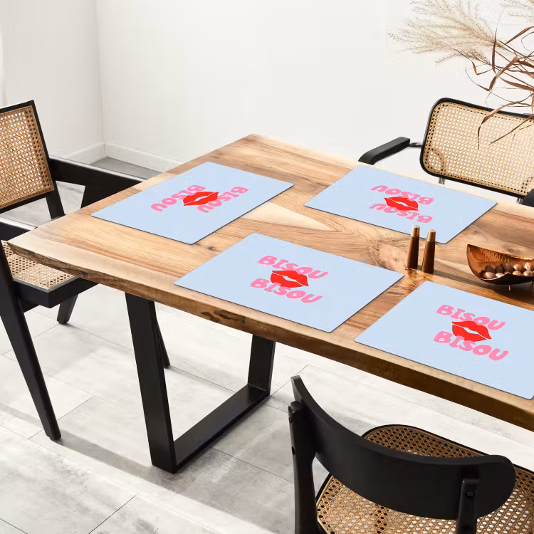 Lippen - Bisou - Blauw Placemat vinyl groot -zzsfeer4_Kitchenyeah-website