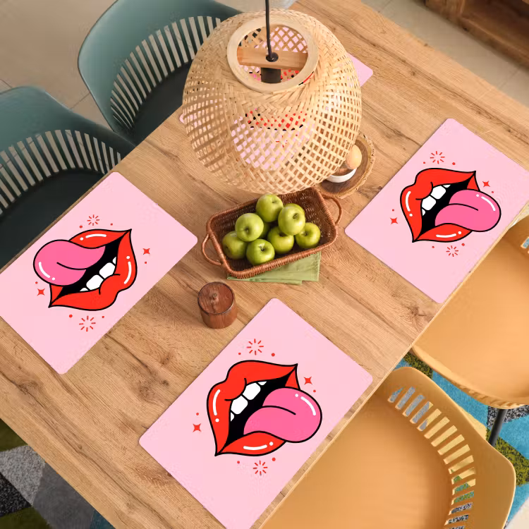 Lippen - Tong - Pop-art - Kleurrijk - Roze Placemat vinyl groot -zzsfeer5_Kitchenyeah-website
